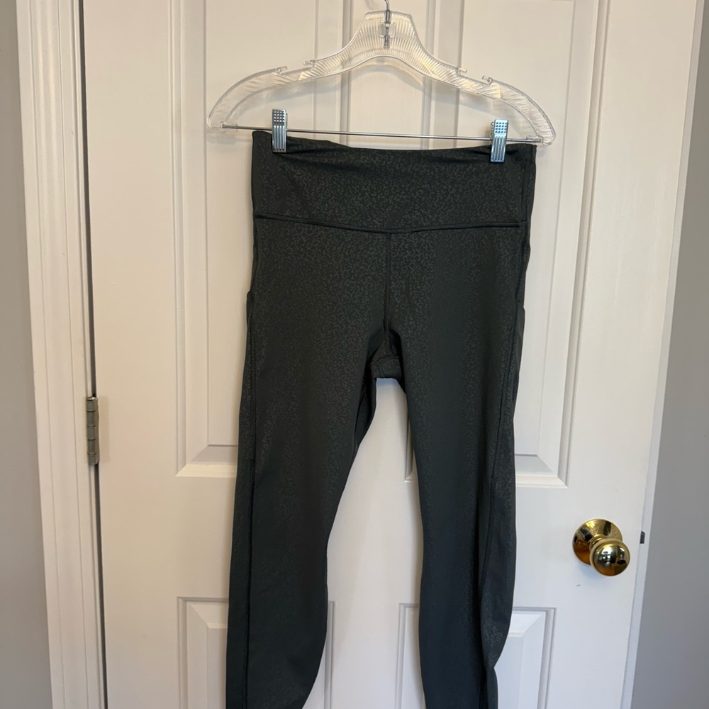 Athleta Ultimate Stash Pocket 7/8 tight